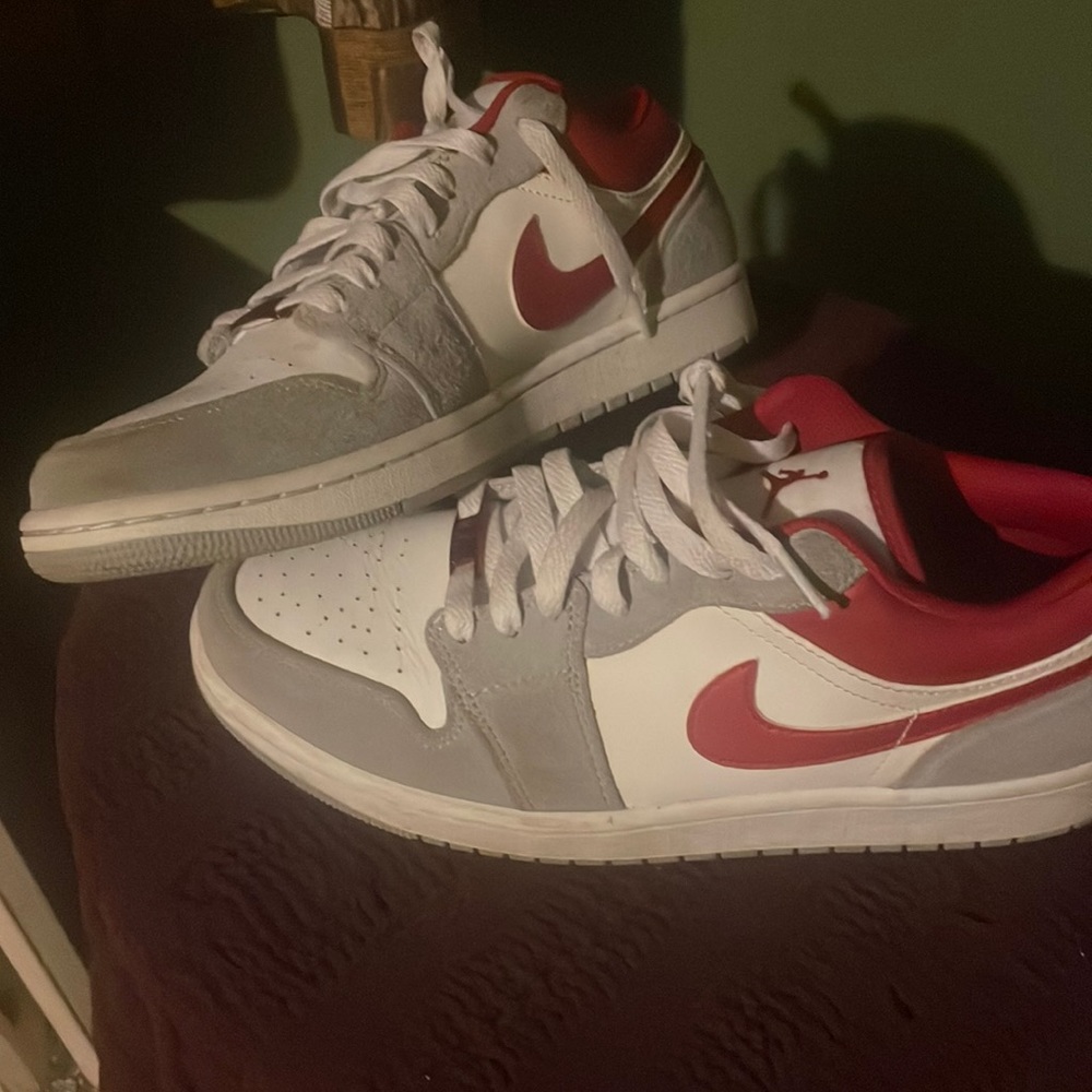 Air Jordan 1’s 9 1/2